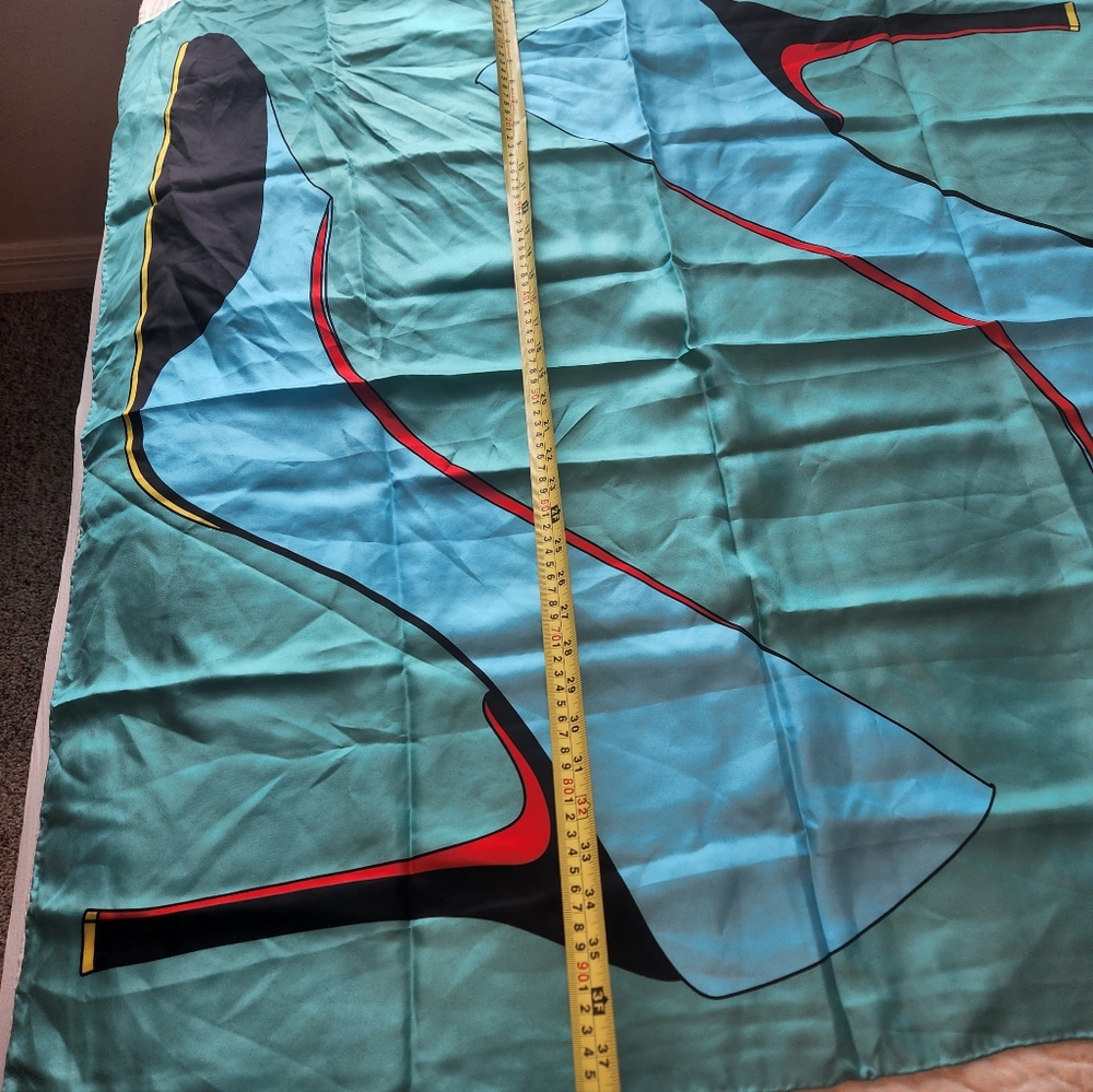 Stylish Blue and Black Scarf with Red Accents - Picture 2 of 9